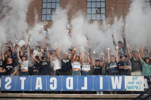 UNH wildcats fans cheering